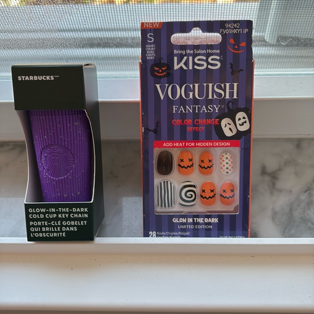 NIB Starbucks ‘24 Limited Edition Glow-in-the-Dark Purple Cold Cup Key Bundle